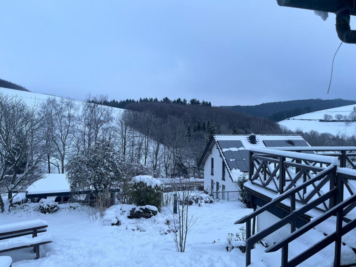 Weitblick Auf Berg, Wald Und Wiese Schmallenberg Exterior foto